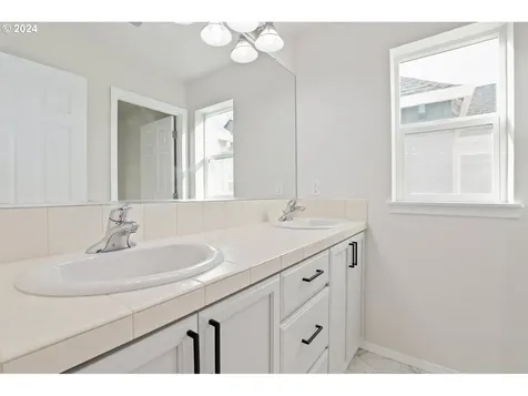 902 SE Marinette Avenue Hillsboro OR 97123