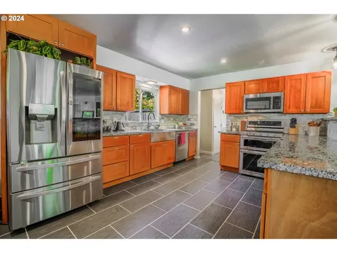 925 NW Dale Avenue Portland OR 97229