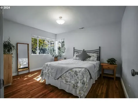 925 NW Dale Avenue Portland OR 97229