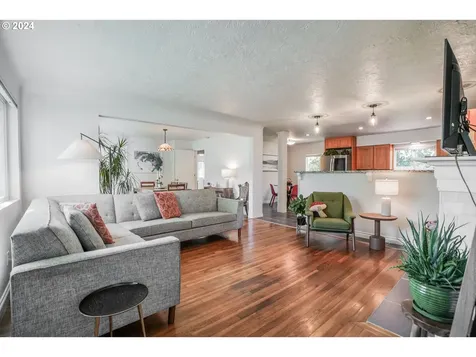 925 NW Dale Avenue Portland OR 97229