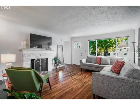 925 NW Dale Avenue Portland OR 97229