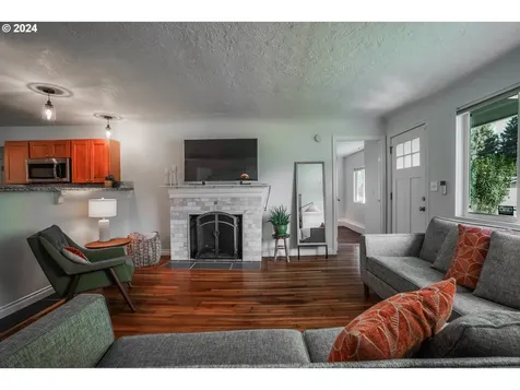 925 NW Dale Avenue Portland OR 97229