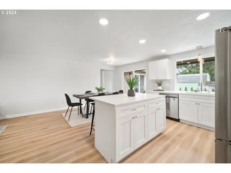 2300 Ne Elliott Avenue Gresham OR 97030
