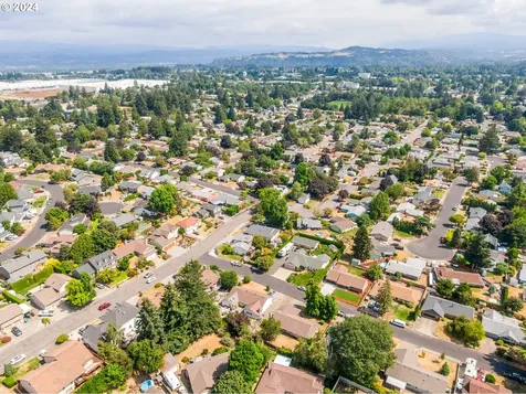 2300 Ne Elliott Avenue Gresham OR 97030