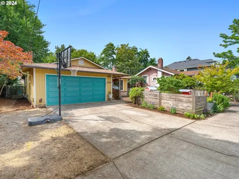6104 Se Bush Street Portland OR 97206