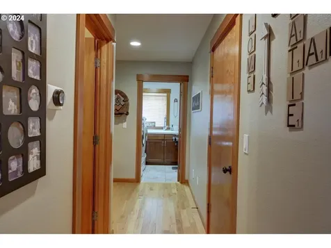 33 NW 17th Place Warrenton OR 97146