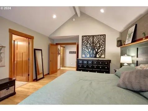 33 NW 17th Place Warrenton OR 97146