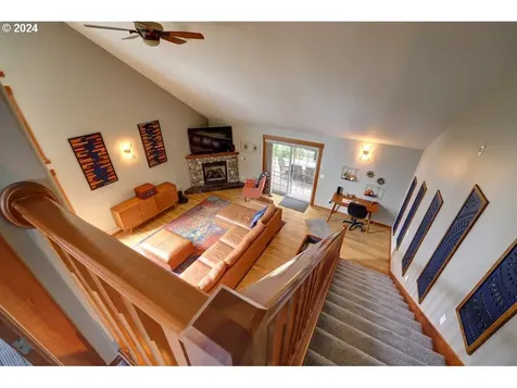 33 NW 17th Place Warrenton OR 97146