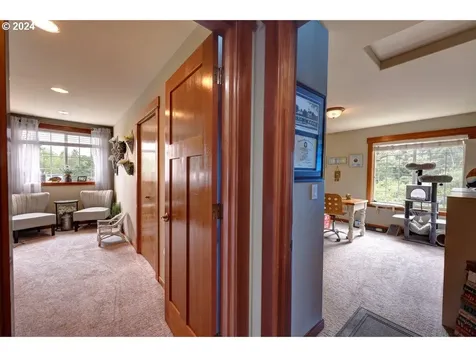 33 NW 17th Place Warrenton OR 97146