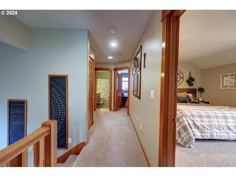 33 NW 17th Place Warrenton OR 97146