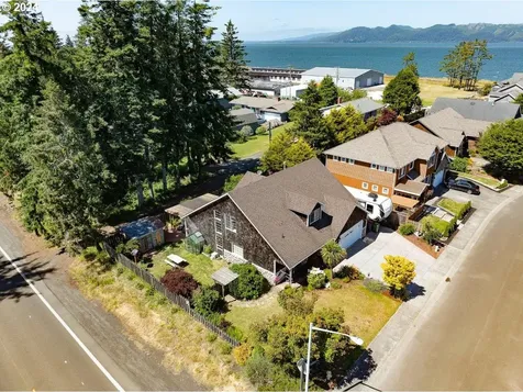 33 NW 17th Place Warrenton OR 97146