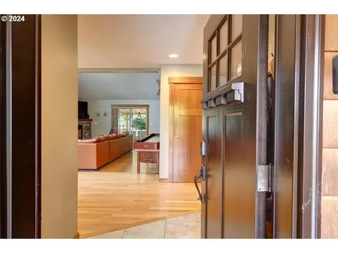 33 NW 17th Place Warrenton OR 97146