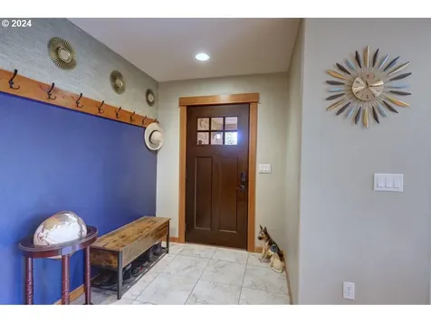 33 NW 17th Place Warrenton OR 97146