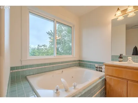 8003 Ne 101st Circle Vancouver WA 98662