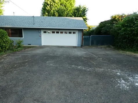 210 Nw Reed Street Winston OR 97496