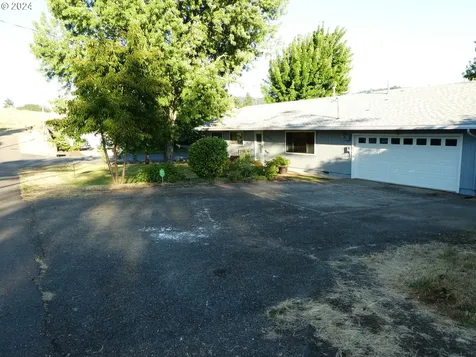 210 Nw Reed Street Winston OR 97496