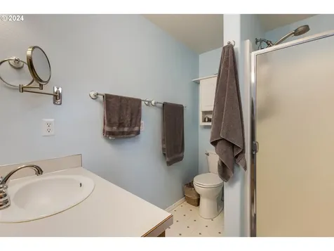 1750 NE Coburn Drive Mcminnville OR 97128