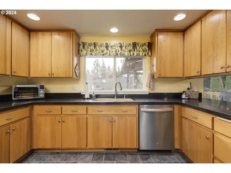 1750 NE Coburn Drive Mcminnville OR 97128