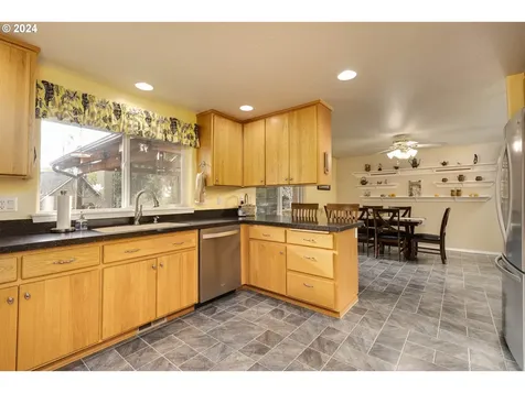 1750 NE Coburn Drive Mcminnville OR 97128