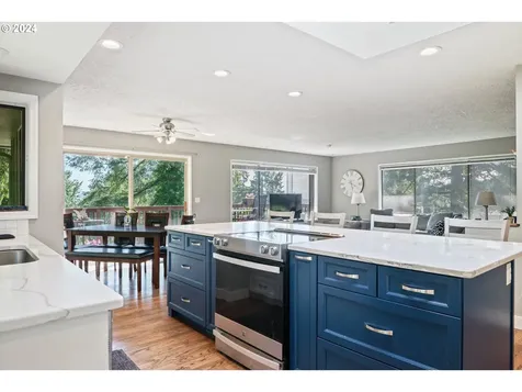 102 Montvale Way Longview WA 98632