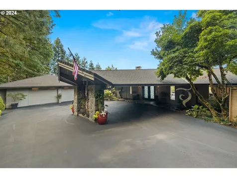5540 SW Hewett Boulevard Portland OR 97221