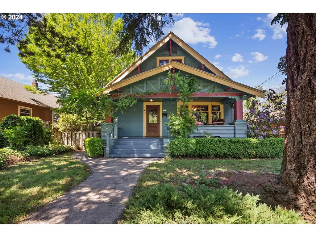 7603 SE Ellis Street Portland OR 97206
