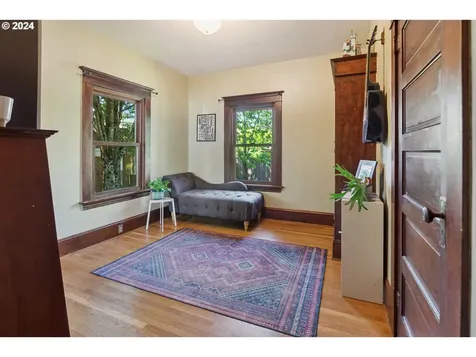 7603 SE Ellis Street Portland OR 97206