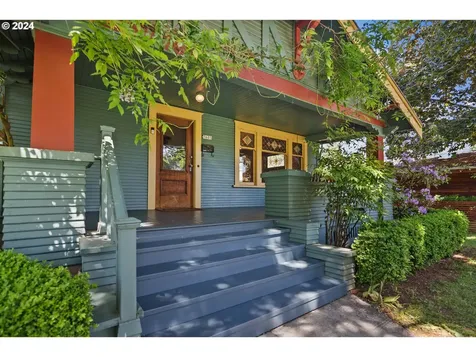 7603 SE Ellis Street Portland OR 97206