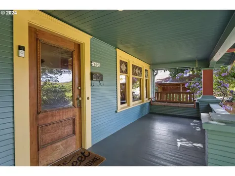 7603 SE Ellis Street Portland OR 97206