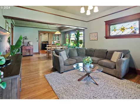 7603 SE Ellis Street Portland OR 97206