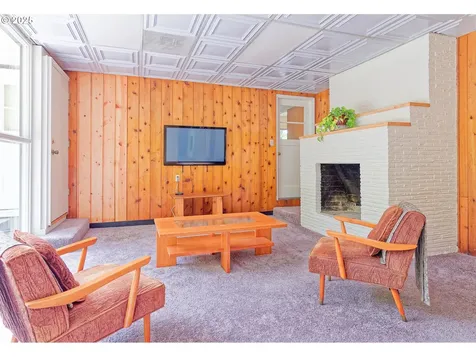 6312 SW Lesser Way Portland OR 97219