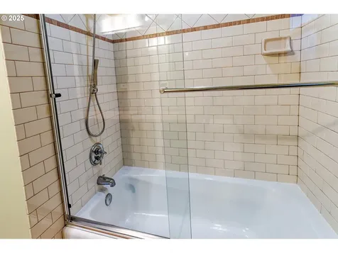 6312 SW Lesser Way Portland OR 97219