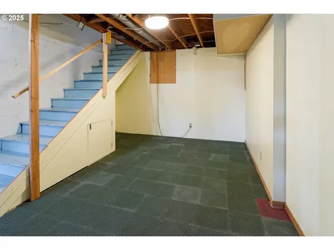 6312 SW Lesser Way Portland OR 97219