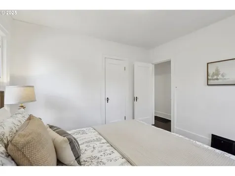 6012 NE 6th Avenue Portland OR 97211