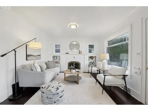 6012 NE 6th Avenue Portland OR 97211