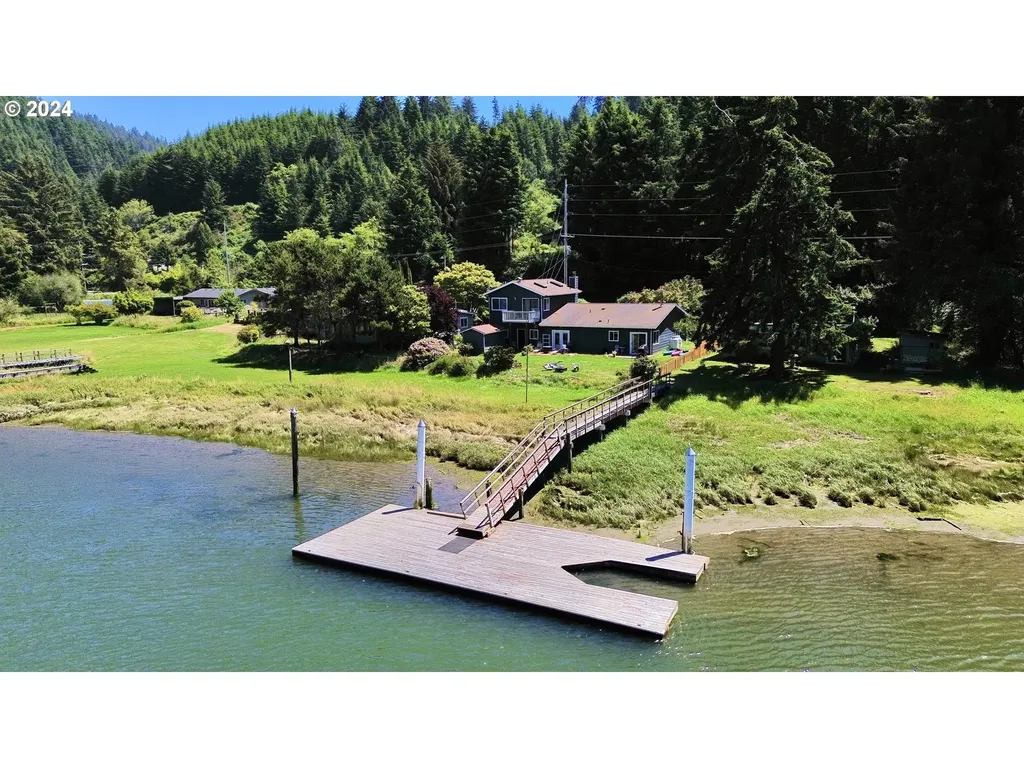 4587 E Alsea Highway Waldport OR 97394