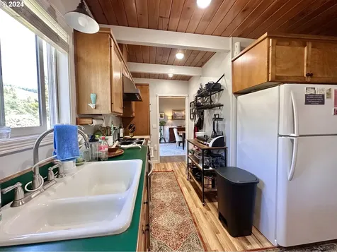 4587 E Alsea Highway Waldport OR 97394