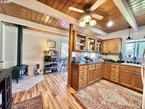 4587 E Alsea Highway Waldport OR 97394