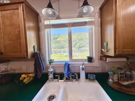 4587 E Alsea Highway Waldport OR 97394