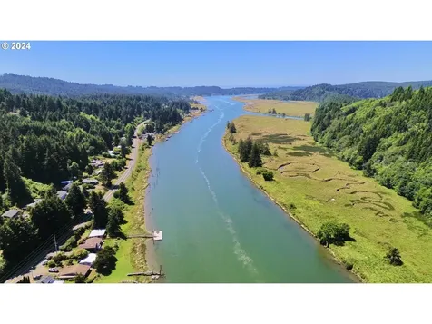 4587 E Alsea Highway Waldport OR 97394