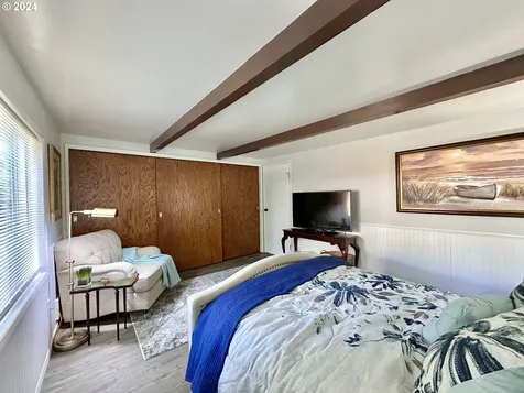 4587 E Alsea Highway Waldport OR 97394