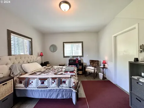 4587 E Alsea Highway Waldport OR 97394