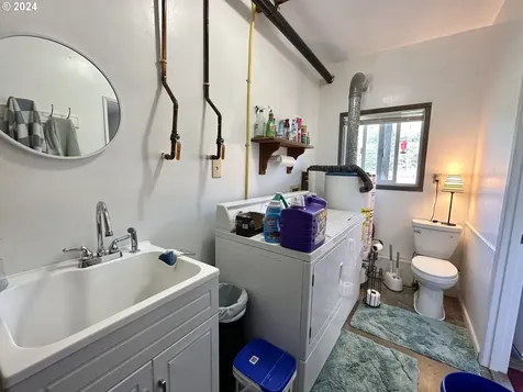4587 E Alsea Highway Waldport OR 97394
