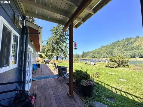 4587 E Alsea Highway Waldport OR 97394
