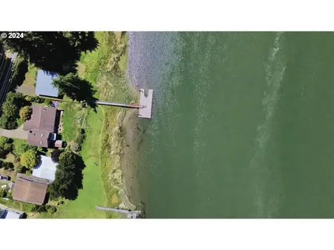 4587 E Alsea Highway Waldport OR 97394