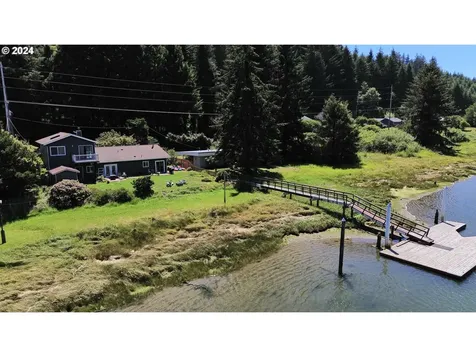 4587 E Alsea Highway Waldport OR 97394
