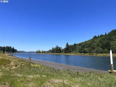 4587 E Alsea Highway Waldport OR 97394