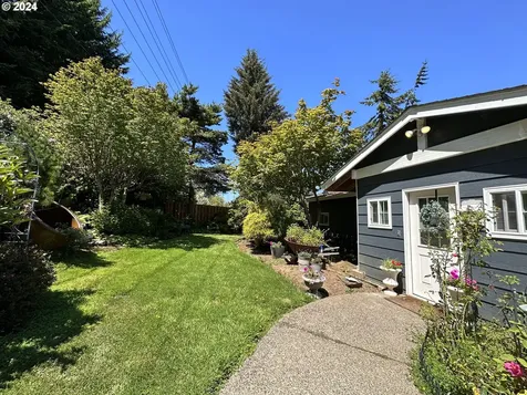 4587 E Alsea Highway Waldport OR 97394