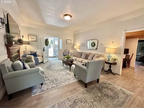 4587 E Alsea Highway Waldport OR 97394