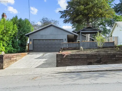 42 SE 74th Avenue Portland OR 97215